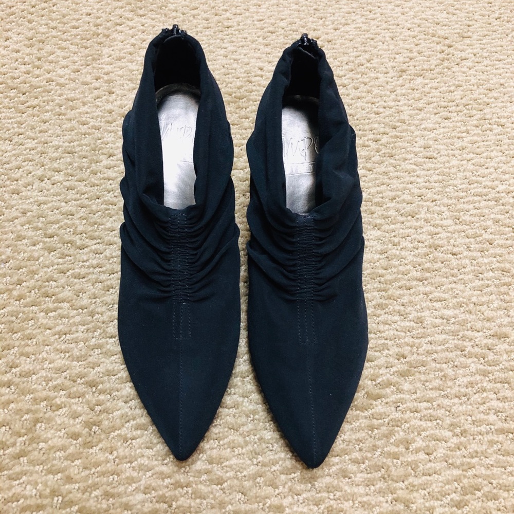 Fashion pointy shoes